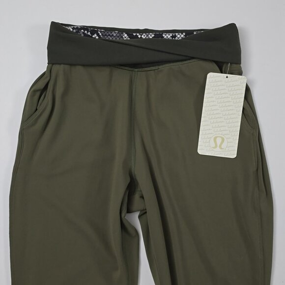 Lululemon Sunset Salutation Crop Pant Fatigue Green Black Relaxed Stretch Size 4 - Picture 4 of 16